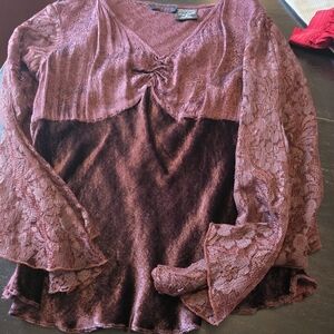 Elegant Lace-Trimmed Velvet Top